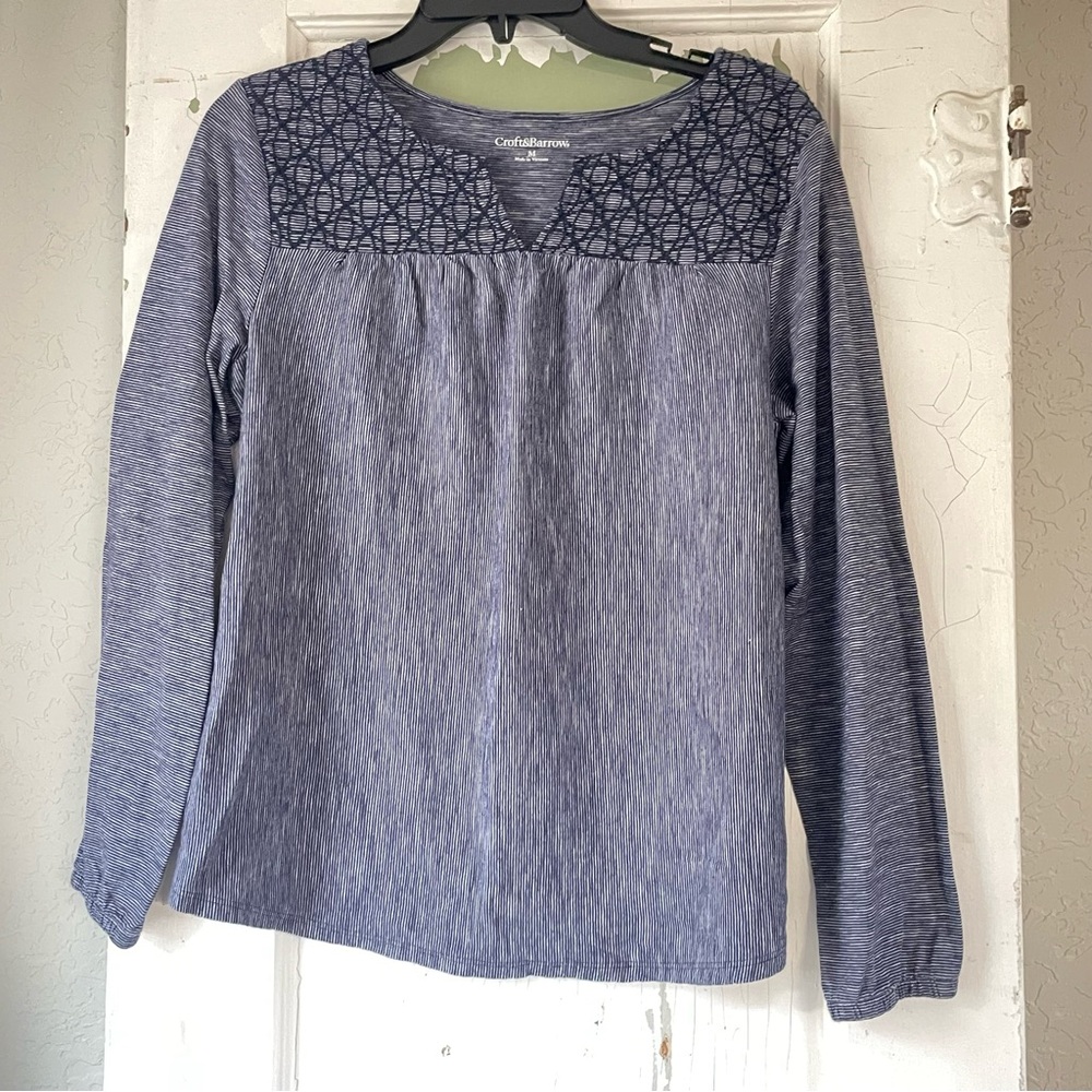 Croft and Barrow Med long sleeve striped shirt‎